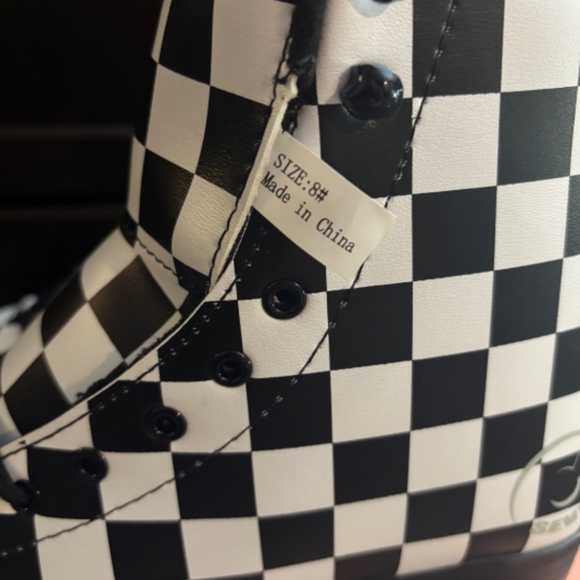 C7 Roller Skates UO Exclusive Checkerboard Premium Quad Roller Skate NIB C Seven - Picture 9 of 16
